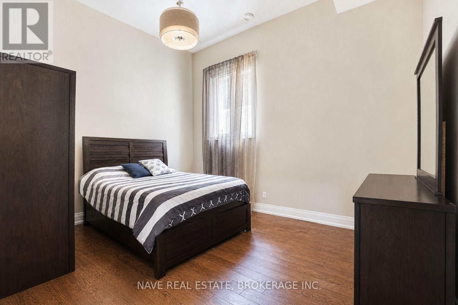 136 HOMEWOOD AVENUE - 41