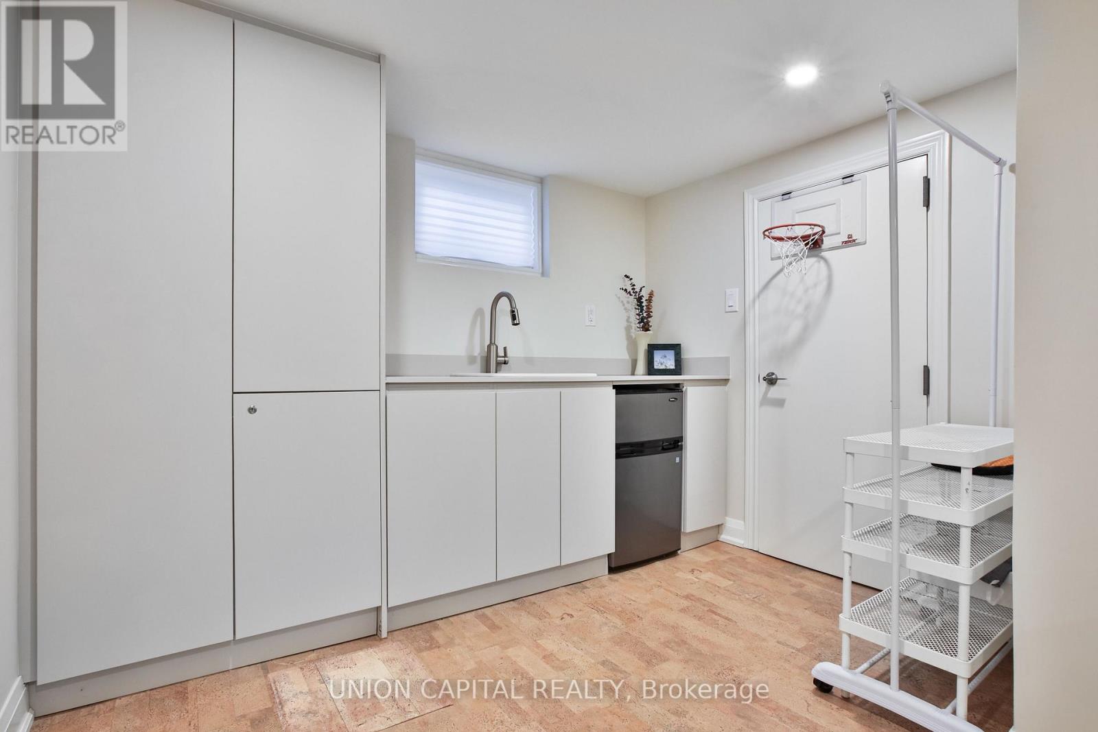 81 THURSFIELD CRESCENT - Image 38