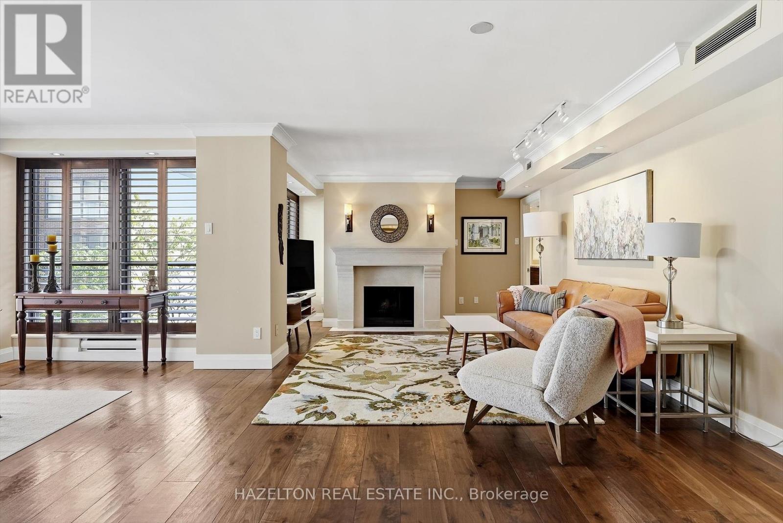#608 164 CUMBERLAND STREET - 19