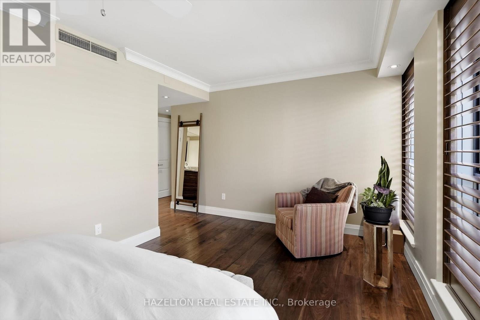 #608 164 CUMBERLAND STREET - Image 26