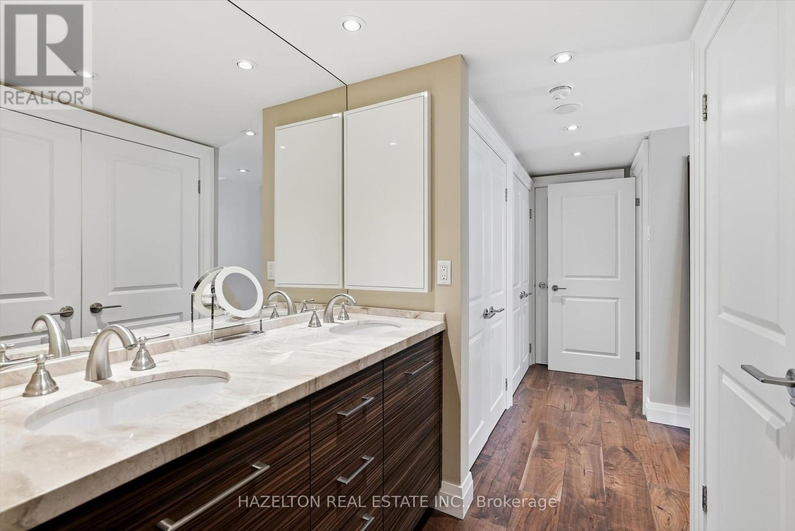 #608 164 CUMBERLAND STREET - Image 28
