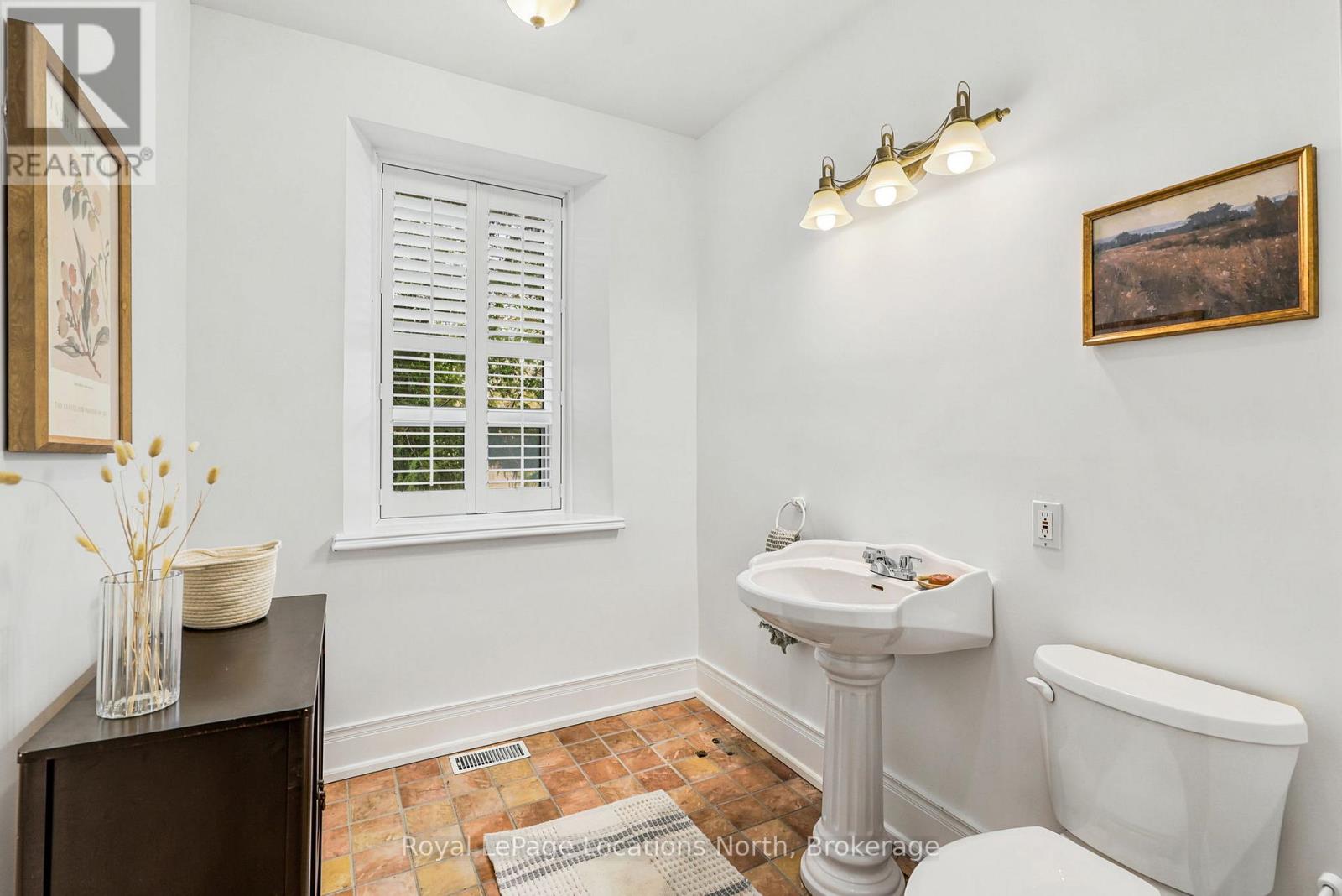 562 CAMERON STREET - Image 16