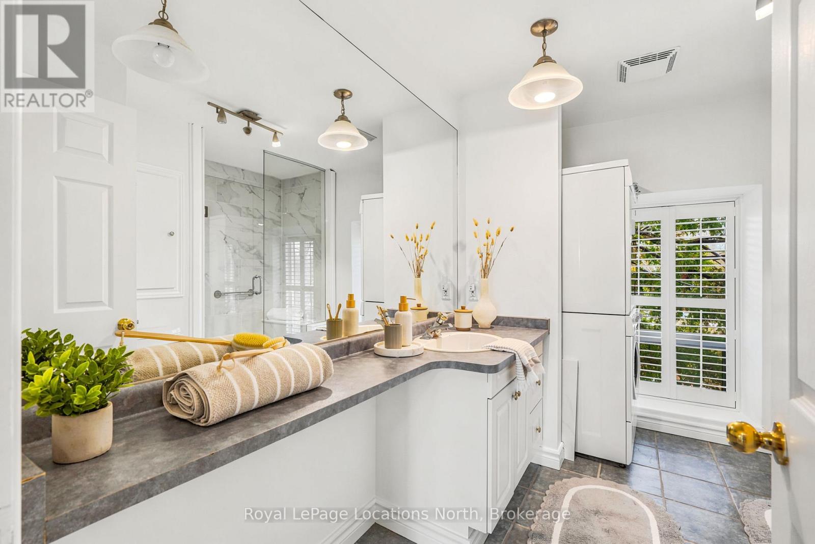 562 CAMERON STREET - 24