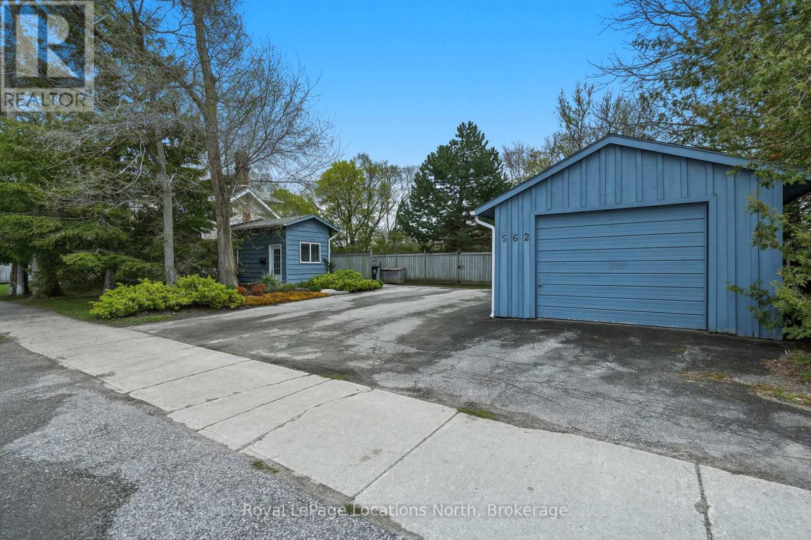 562 CAMERON STREET - 37