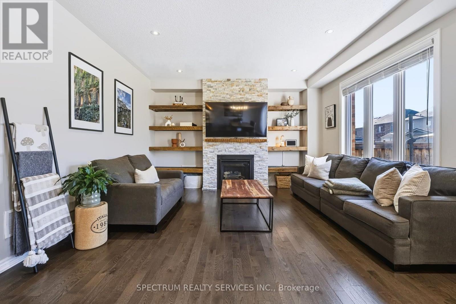 69 STRACHAN TRAIL - 21