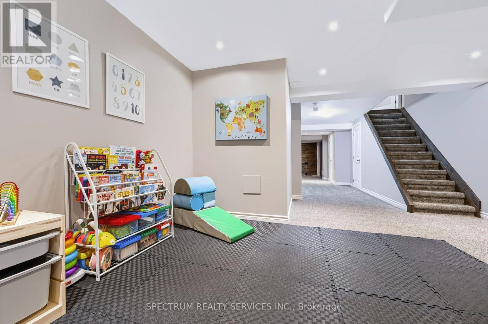 69 STRACHAN TRAIL - 35