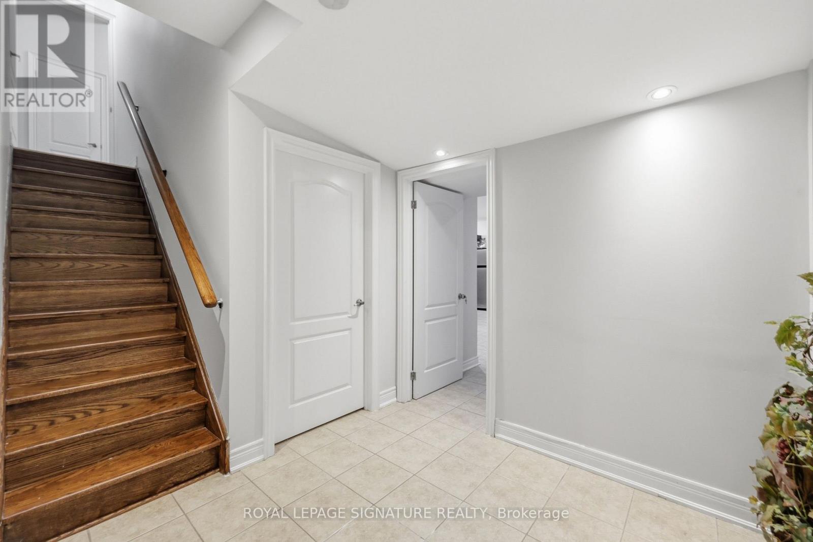 Photo of 221 Peak Point Boulevard