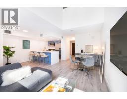 Th8 168 E Esplanade Avenue, North Vancouver, BC V7L4X8 Photo 10