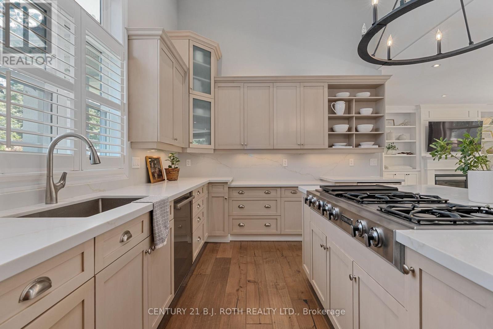 42 LILAC LANE - 12
