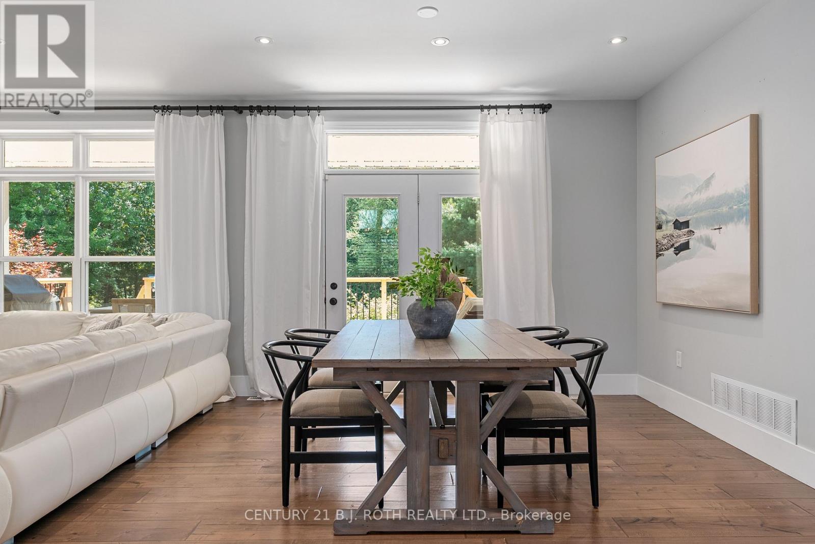 42 LILAC LANE - 14