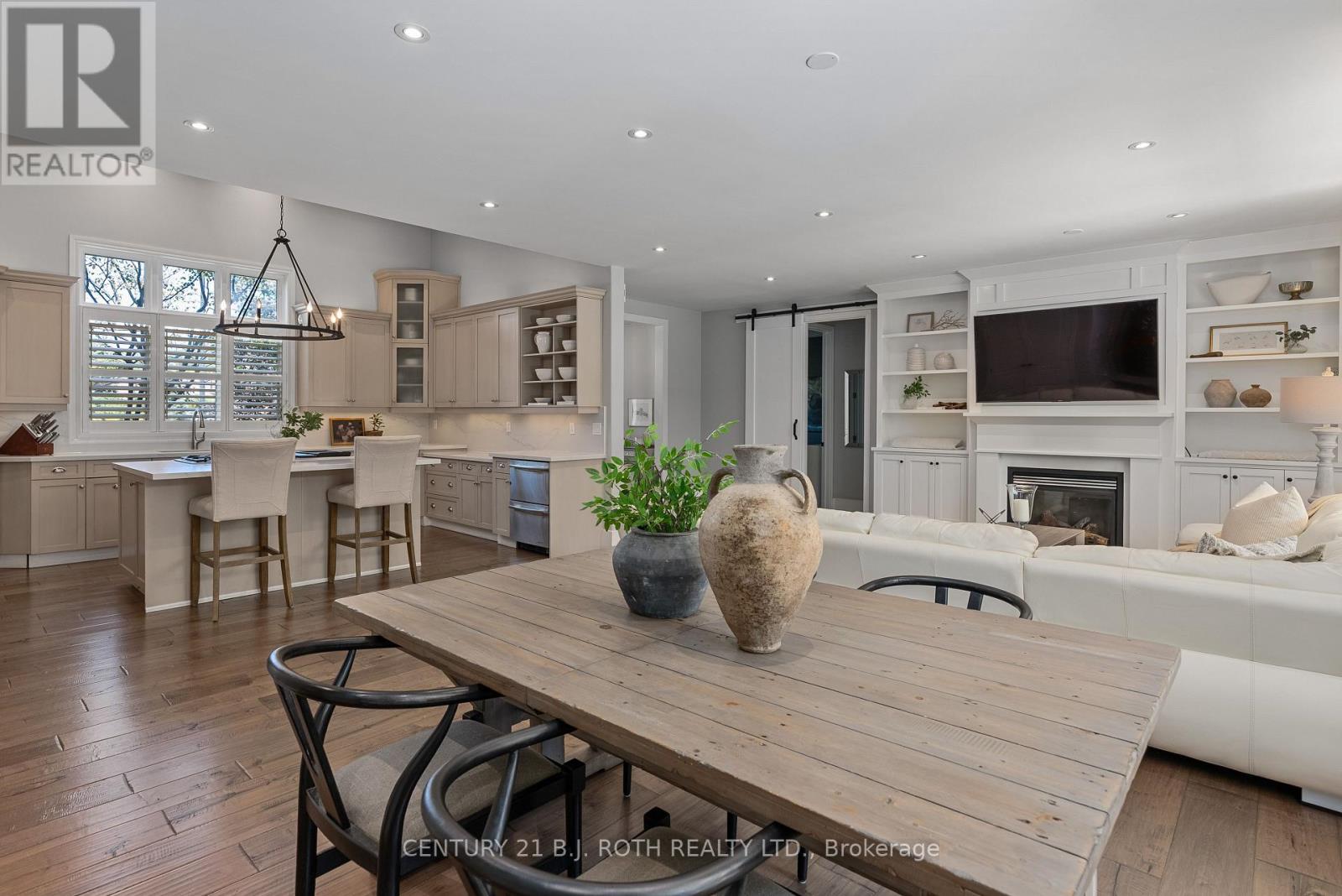 42 LILAC LANE - 15