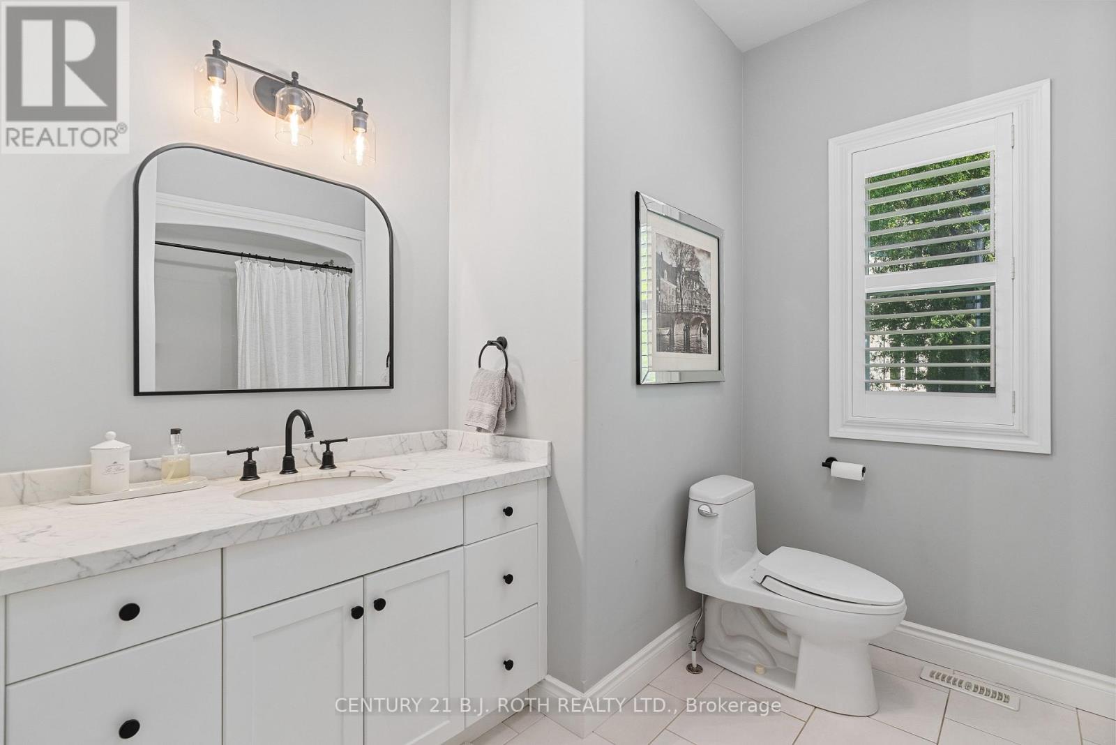 42 LILAC LANE - Image 20