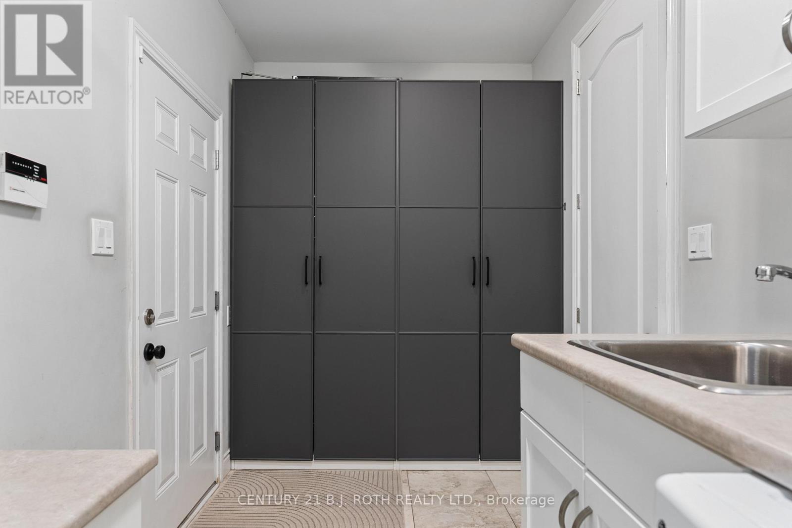42 LILAC LANE - Image 23