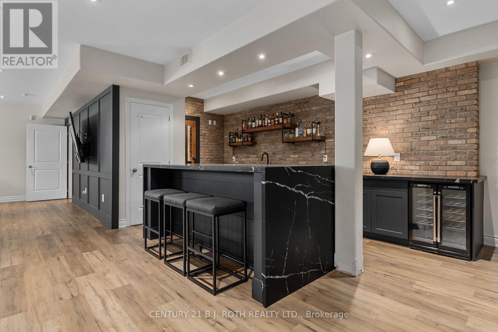 42 LILAC LANE - Image 27