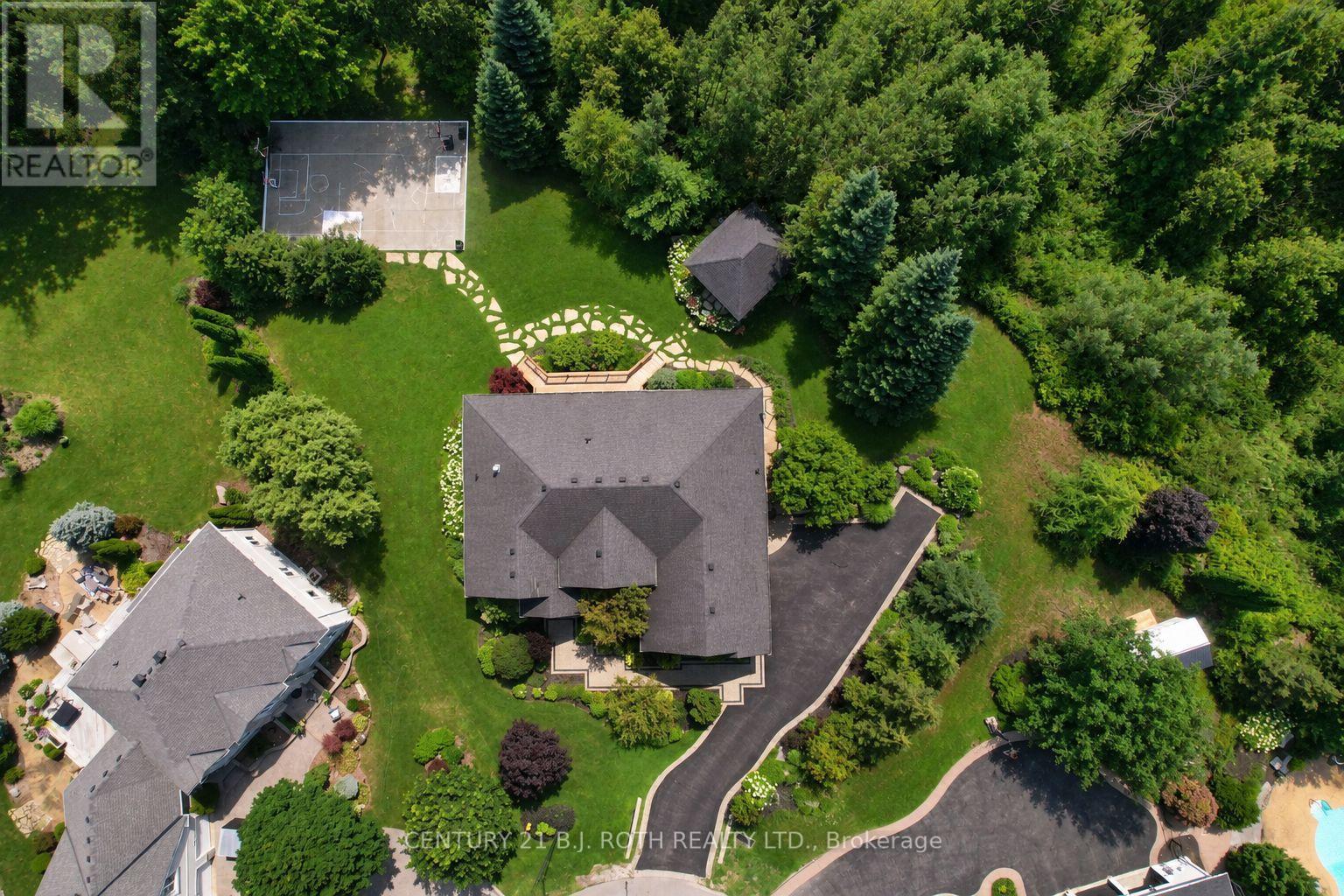 42 LILAC LANE - 3