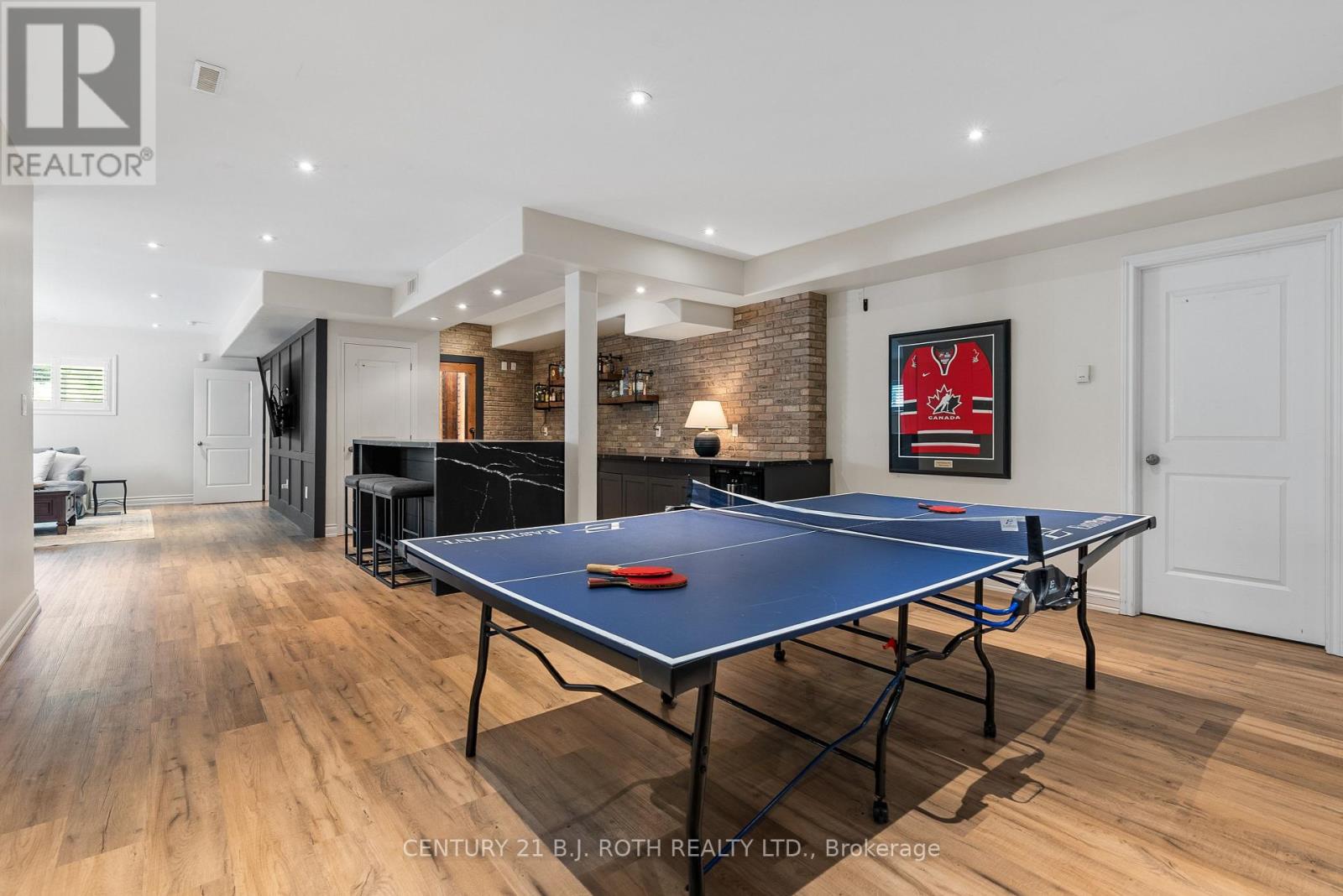 42 LILAC LANE - Image 32
