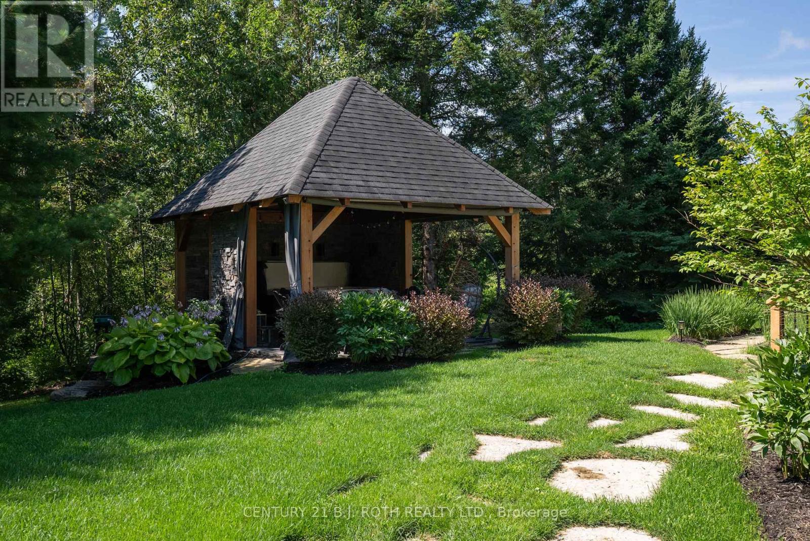 42 LILAC LANE - Image 39