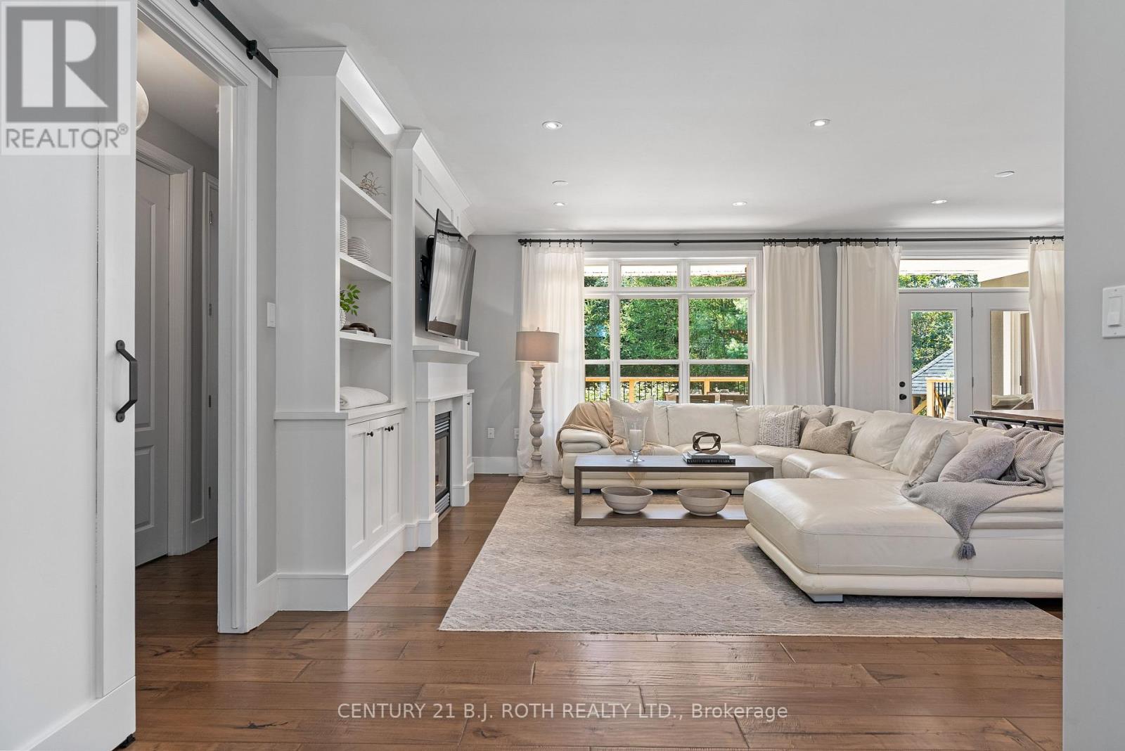 42 LILAC LANE - 5