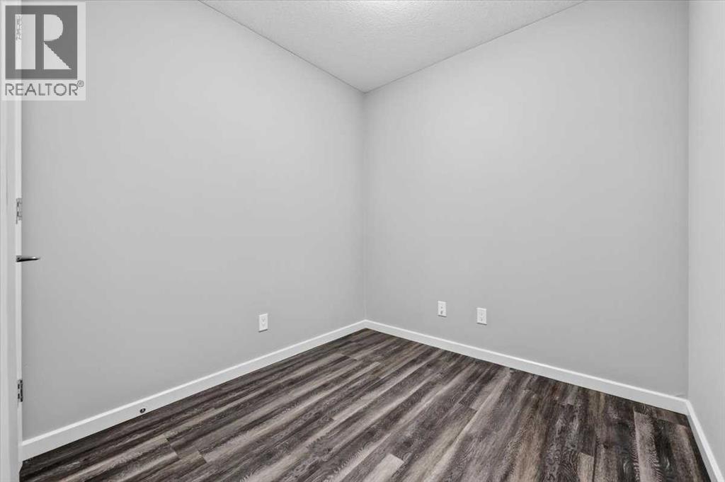 #2308 10 Market Boulevard SE - 32