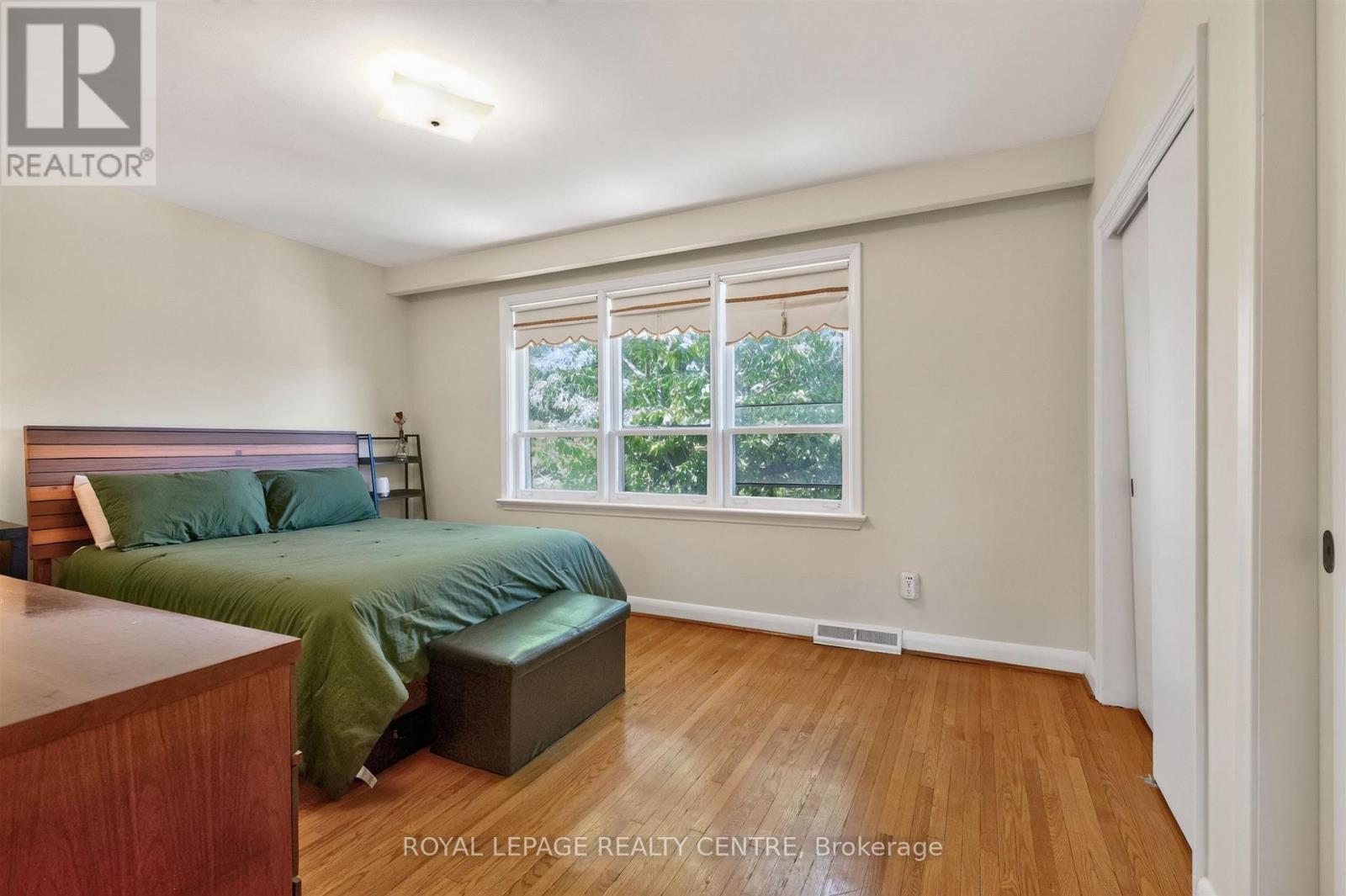 22 EUPHRASIA DRIVE - 14