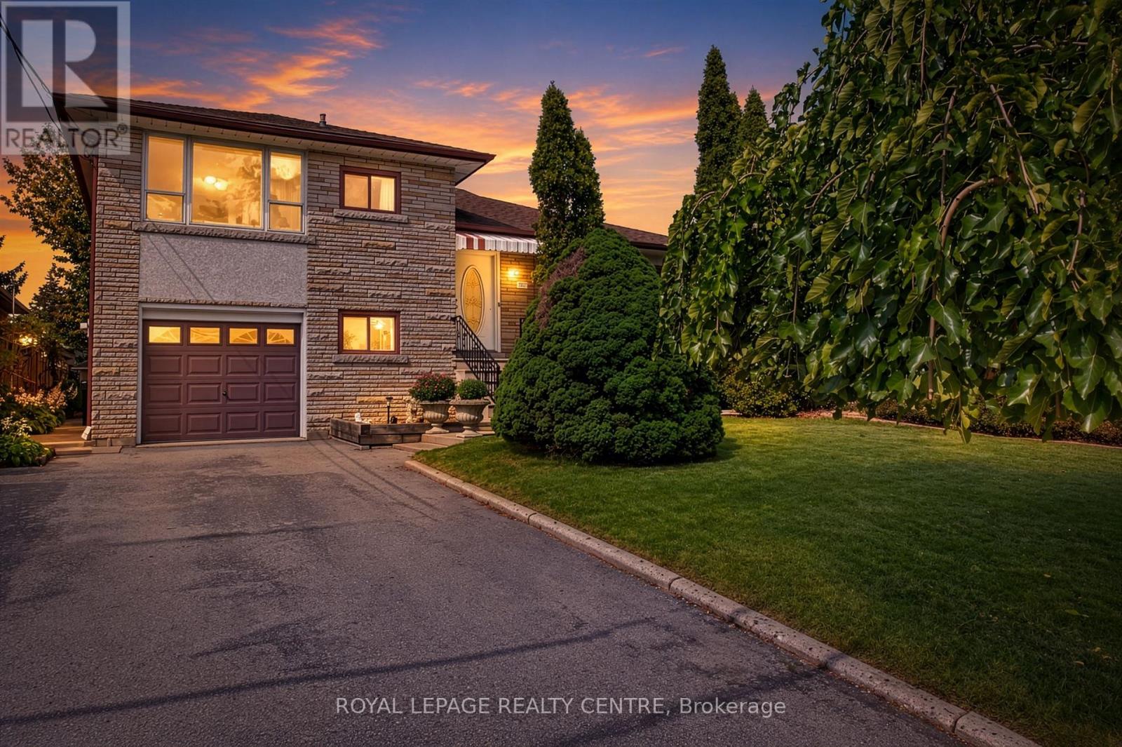 22 EUPHRASIA DRIVE - 2