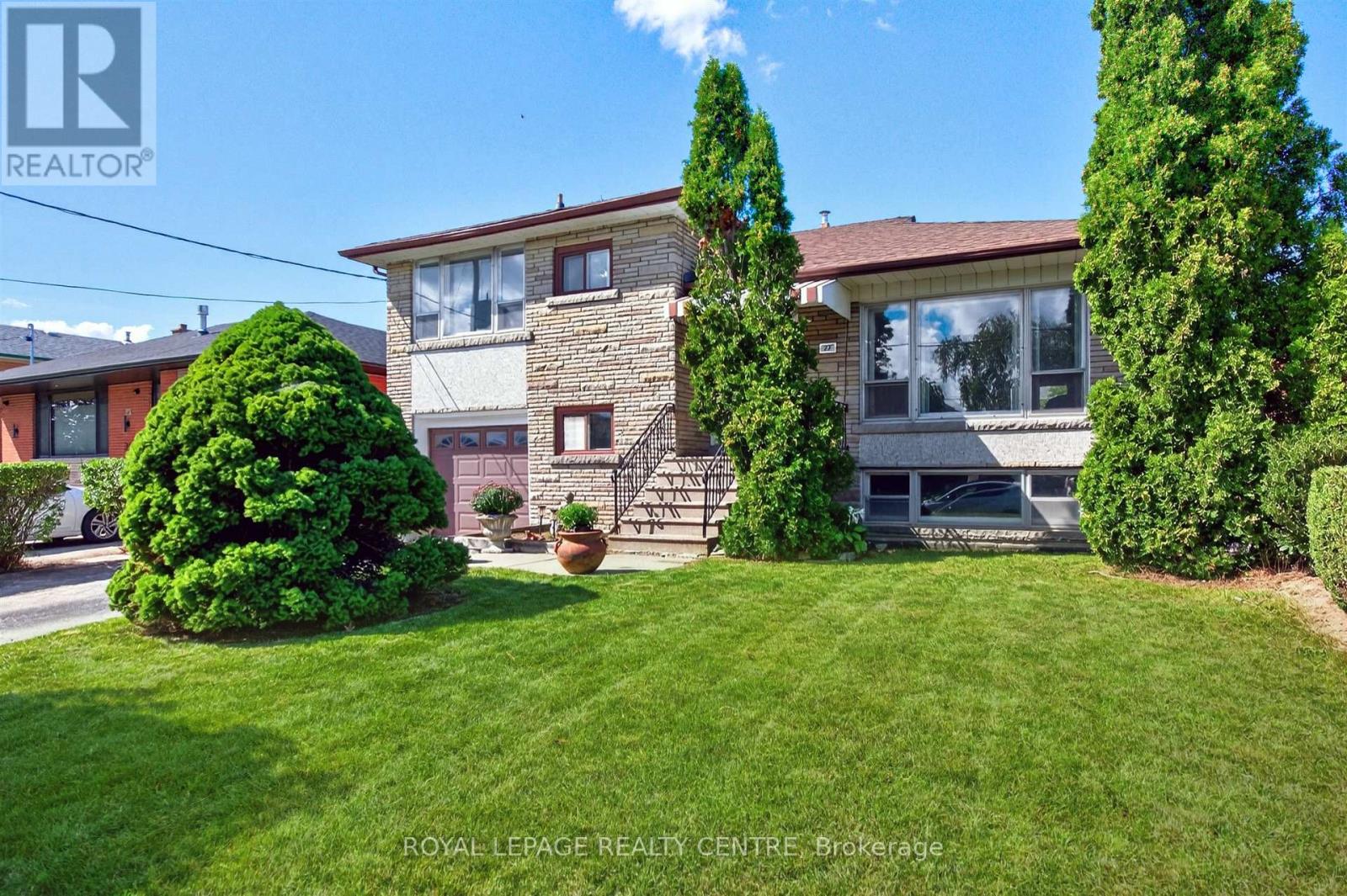22 EUPHRASIA DRIVE - 3