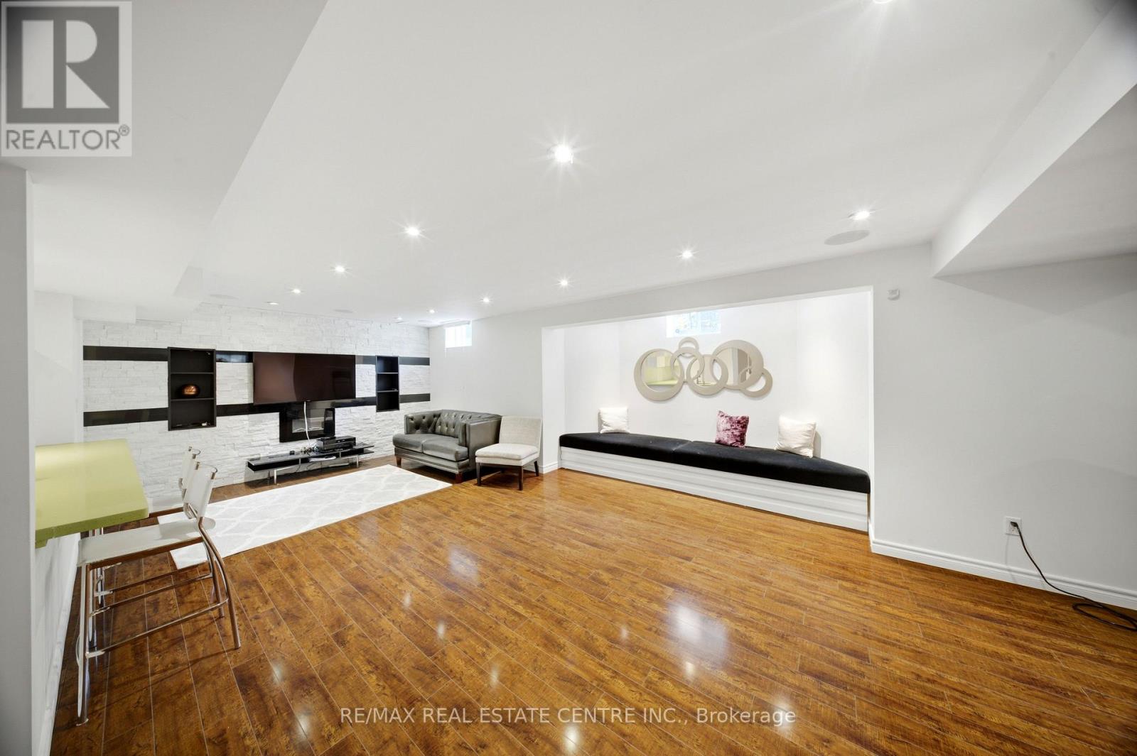 567 BRIDGEVIEW ROAD - Image 36