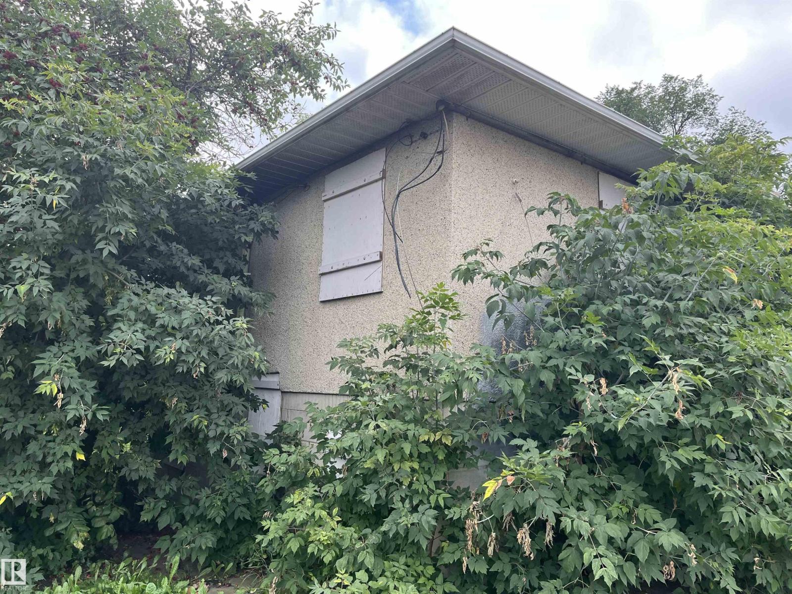 10209 92 ST NW, Riverdale, Edmonton photo 3