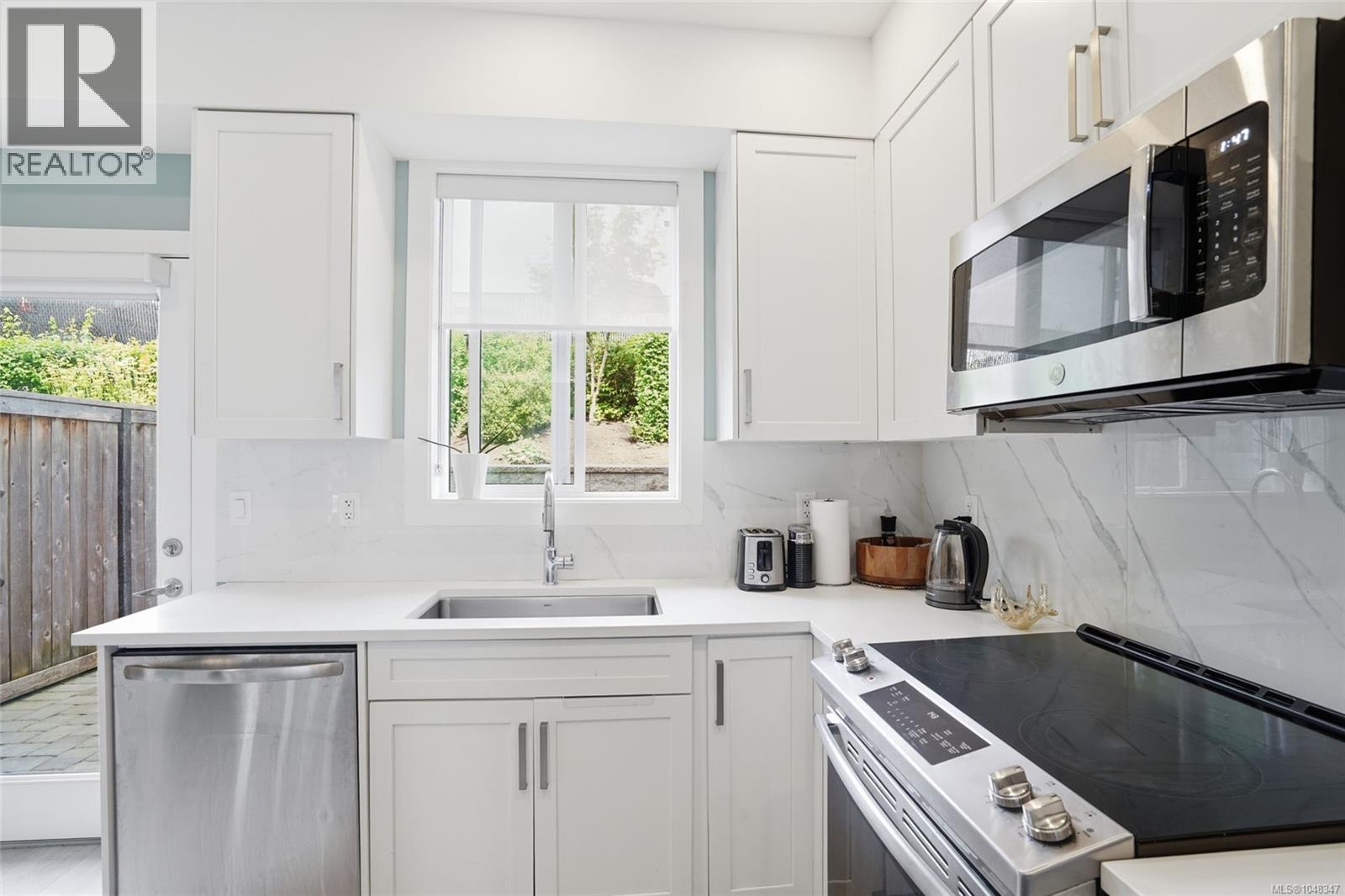 #104 1726 Kerrisdale Rd - Image 9