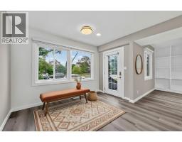 Kitchen - 1608 3 Street Nw, Calgary, AB T2M2X8 Photo 9
