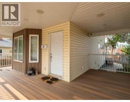 132 14 Street N - photo 3