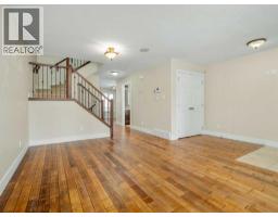 4pc Bathroom - 132 14 Street N, Lethbridge, AB T1H2V7 Photo 7