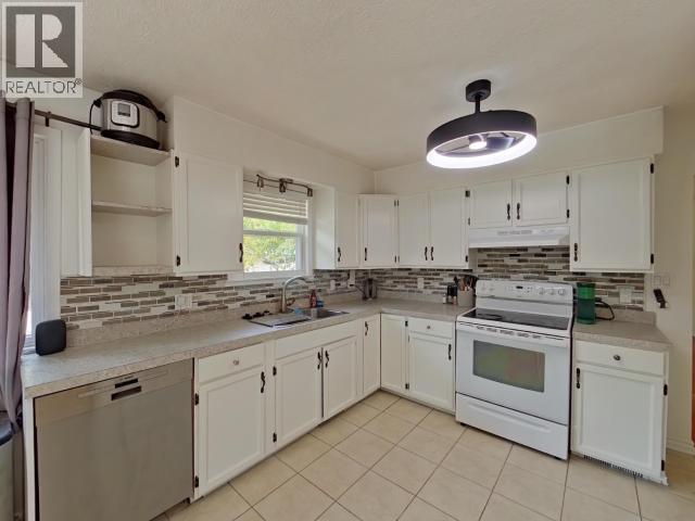 6274 CHILCO AVE, Powell River