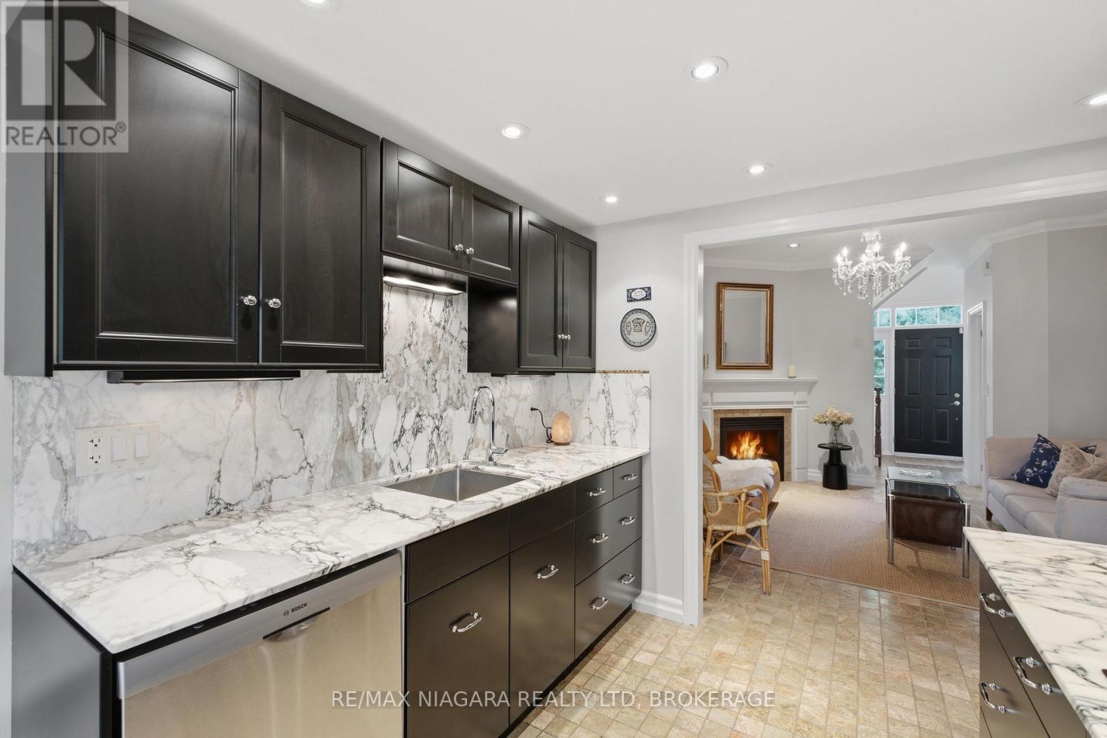 25 BALMORAL DRIVE - 11