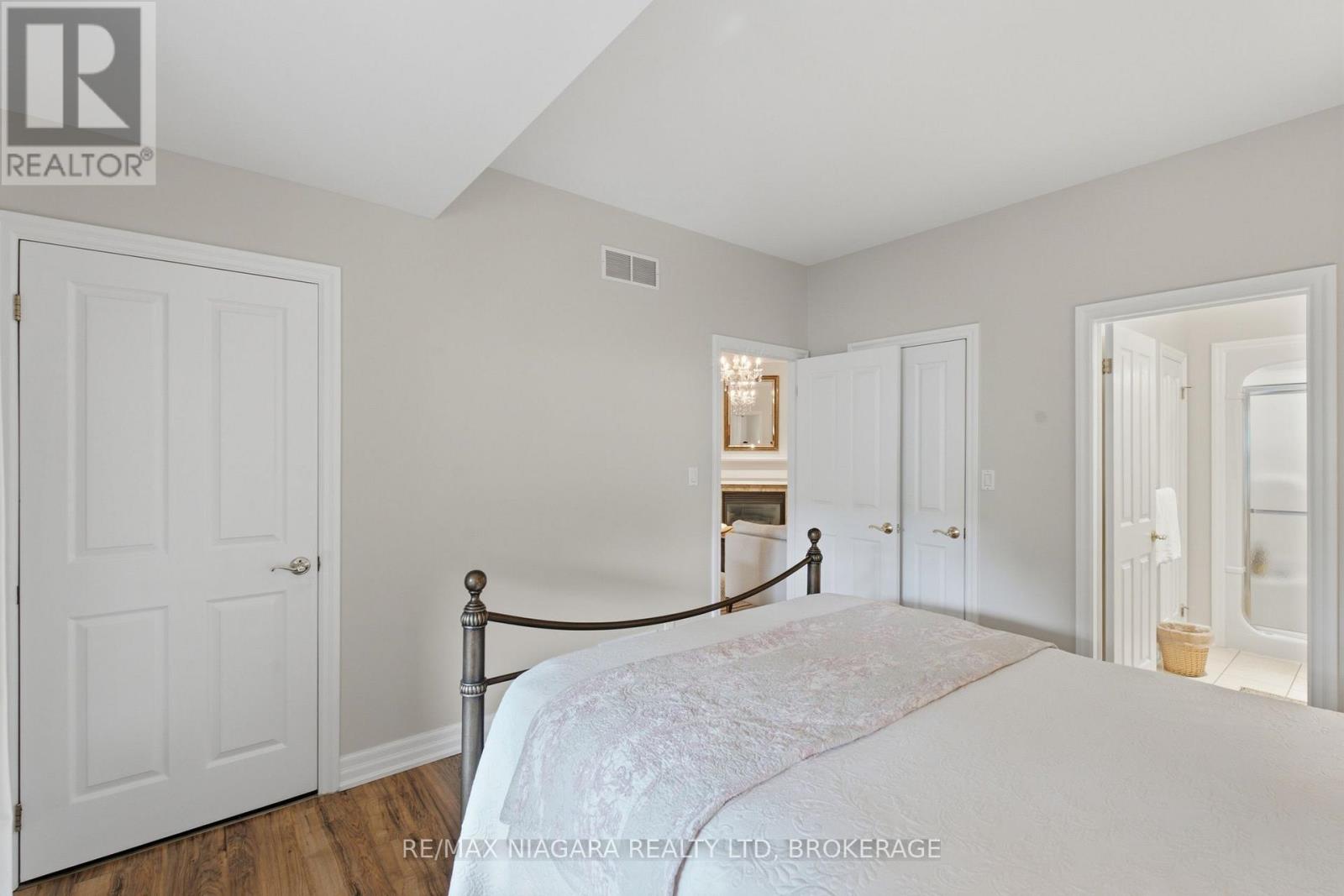 25 BALMORAL DRIVE - 15