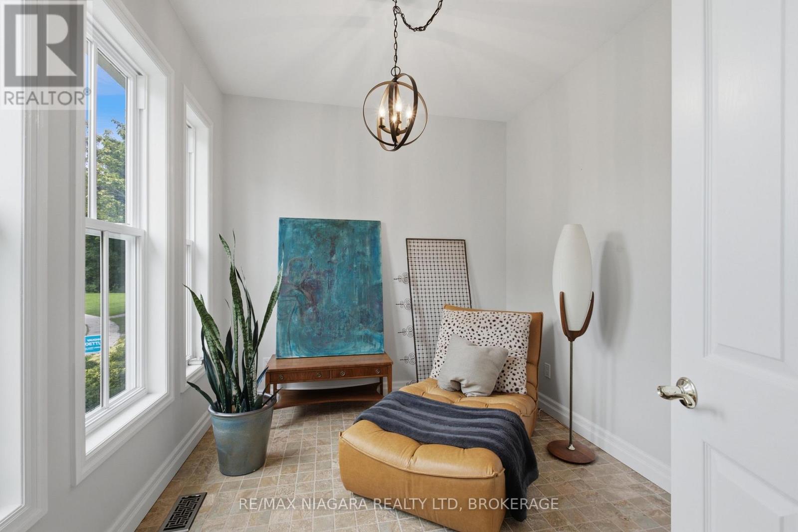 25 BALMORAL DRIVE - 20
