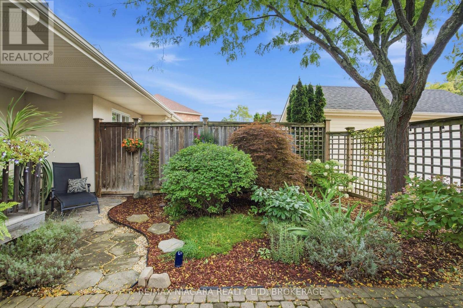 25 BALMORAL DRIVE - 33