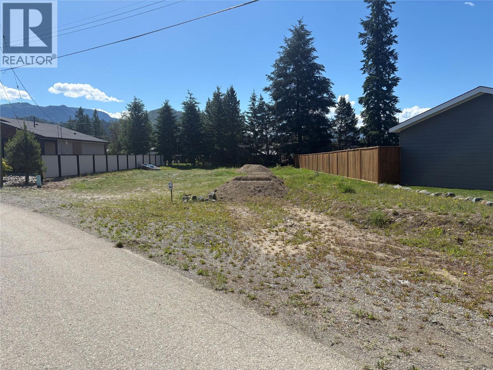 444 CLARY Road, Barriere