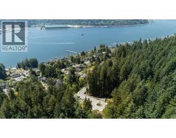 622 Foresthill Place, Port Moody, BC V3H4B7 Photo 10