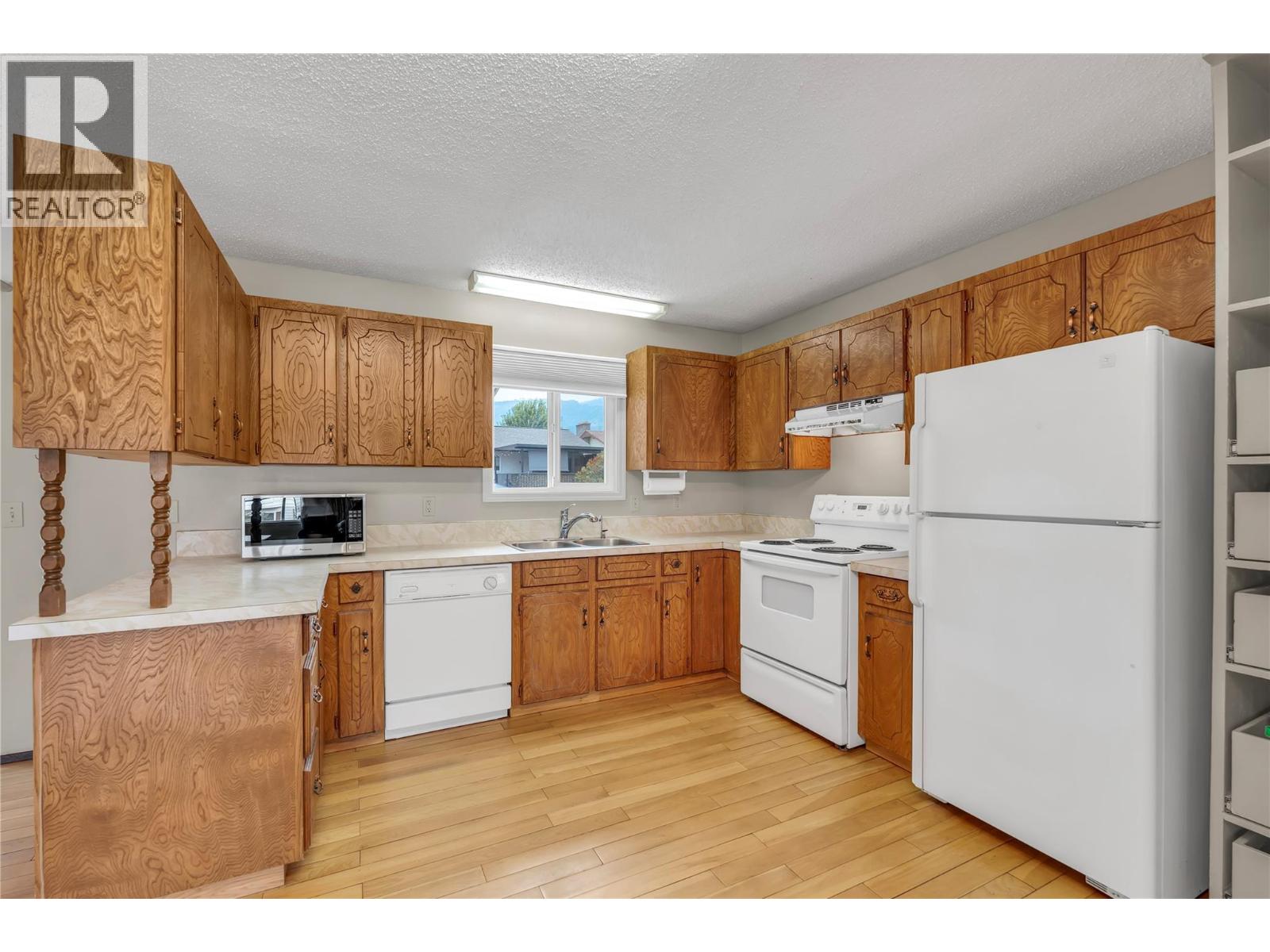 137 Murray Drive - 13