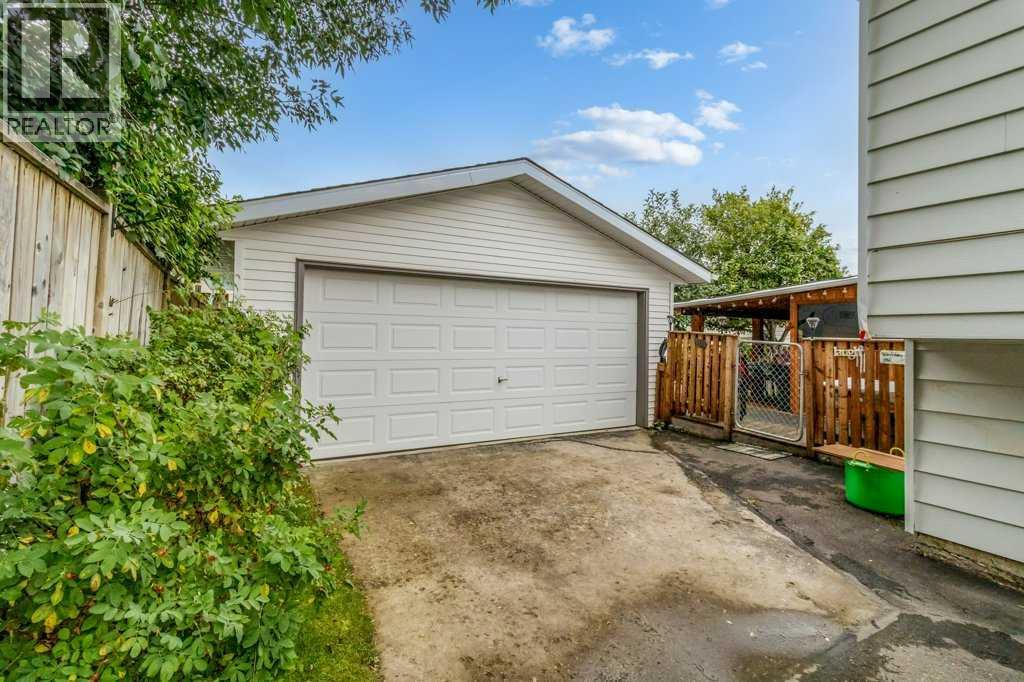 Listing photo – 46 Meadowview Close, Sylvan Lake
