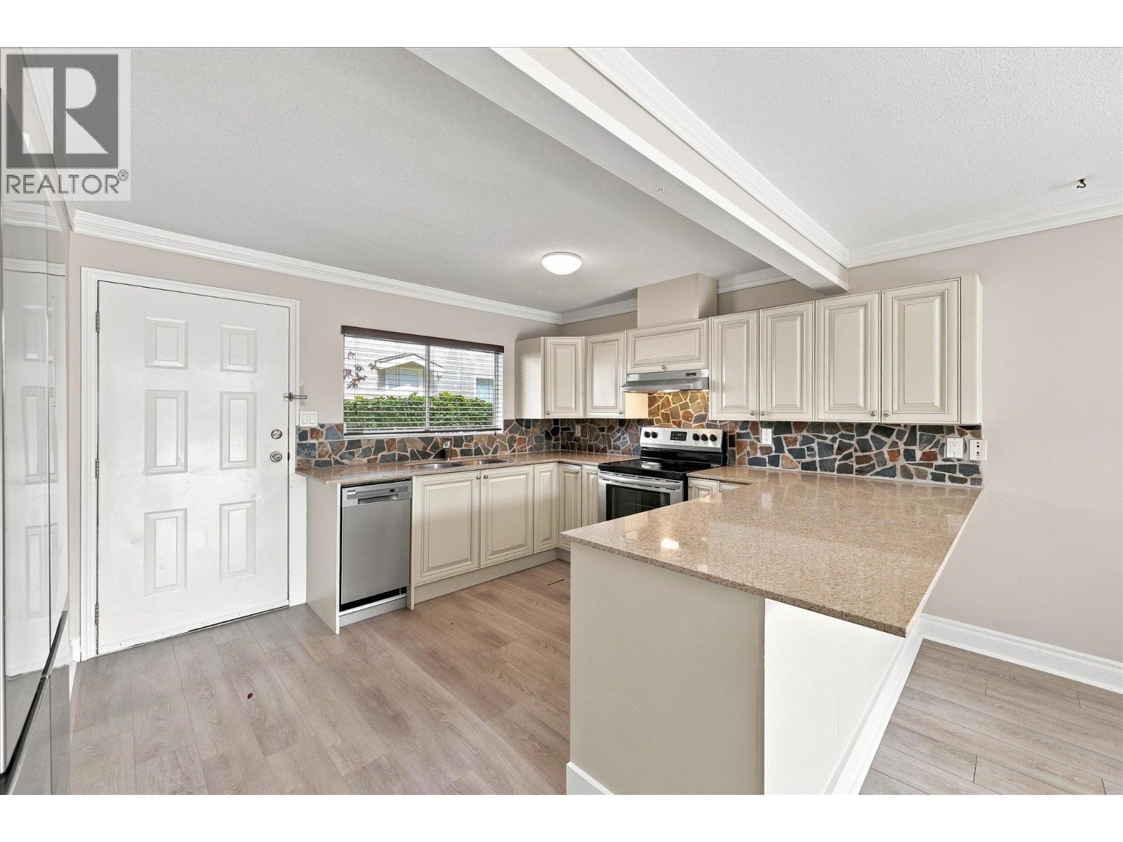 2 40327 DIAMOND HEAD ROAD, Squamish — photo 2