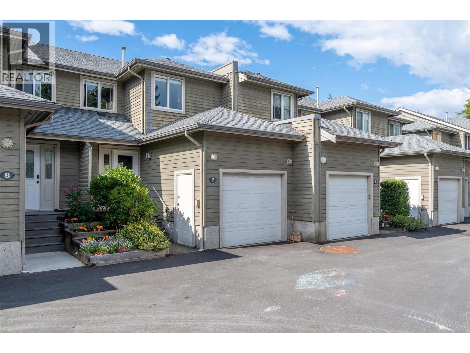 7 40200 GOVERNMENT ROAD, Squamish — photo 2