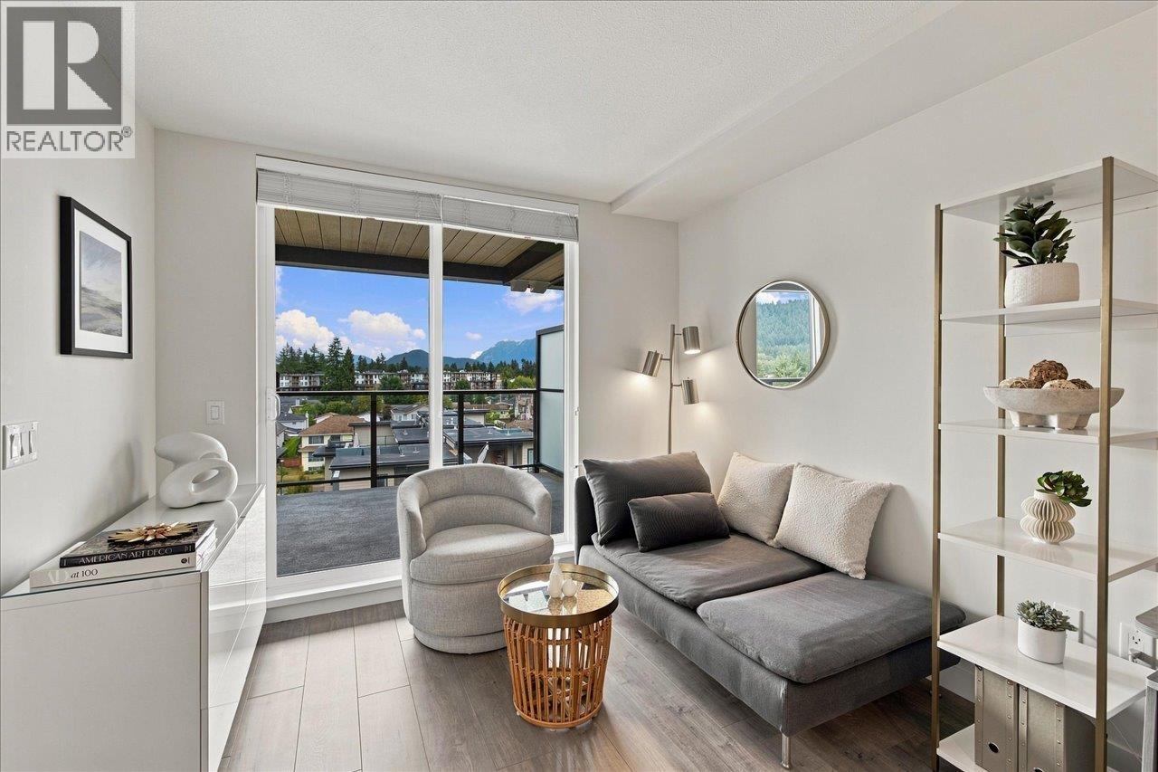 601 707 COMO LAKE AVENUE, Coquitlam