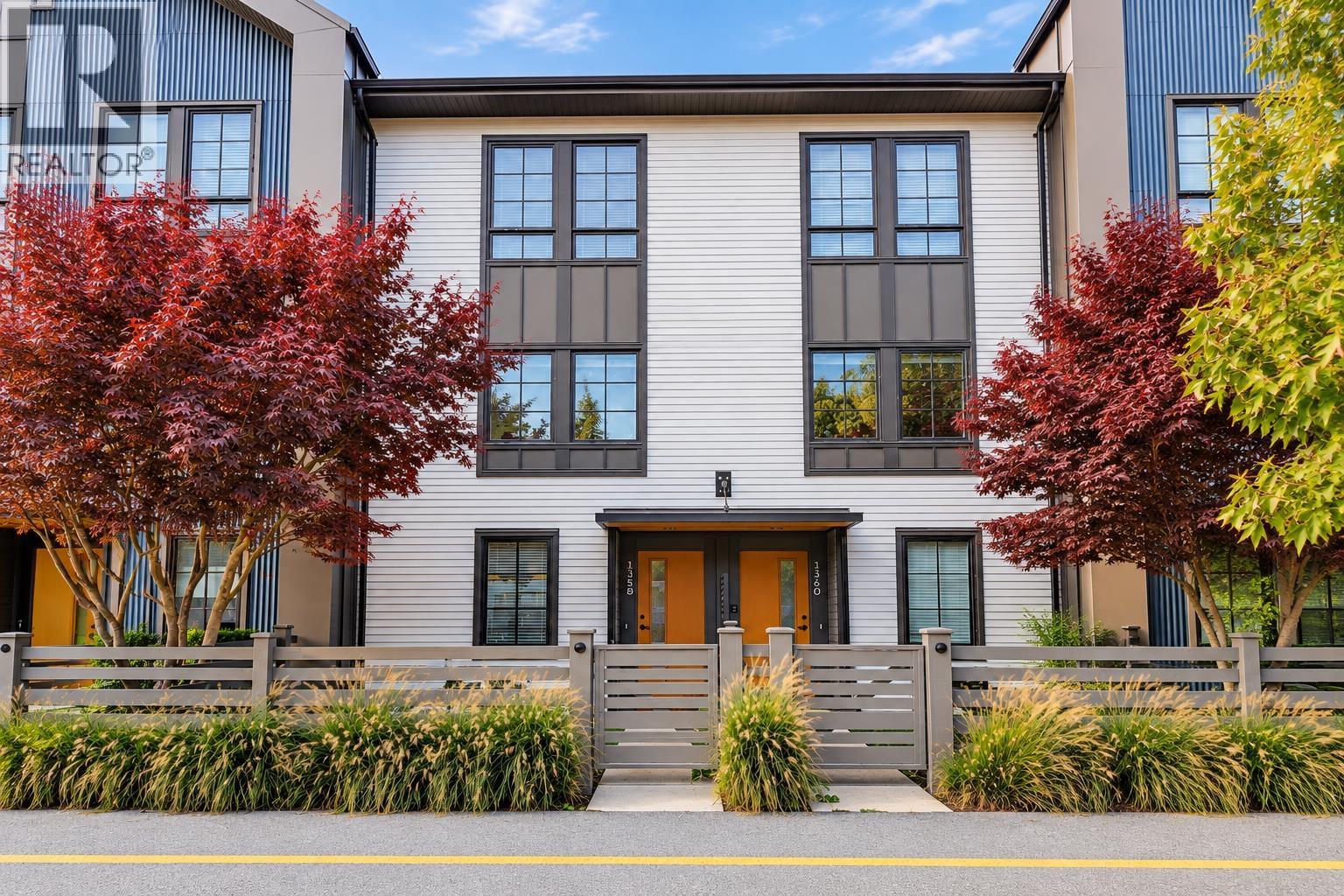1358 PEAKSIDE PLACE, Squamish — photo 1