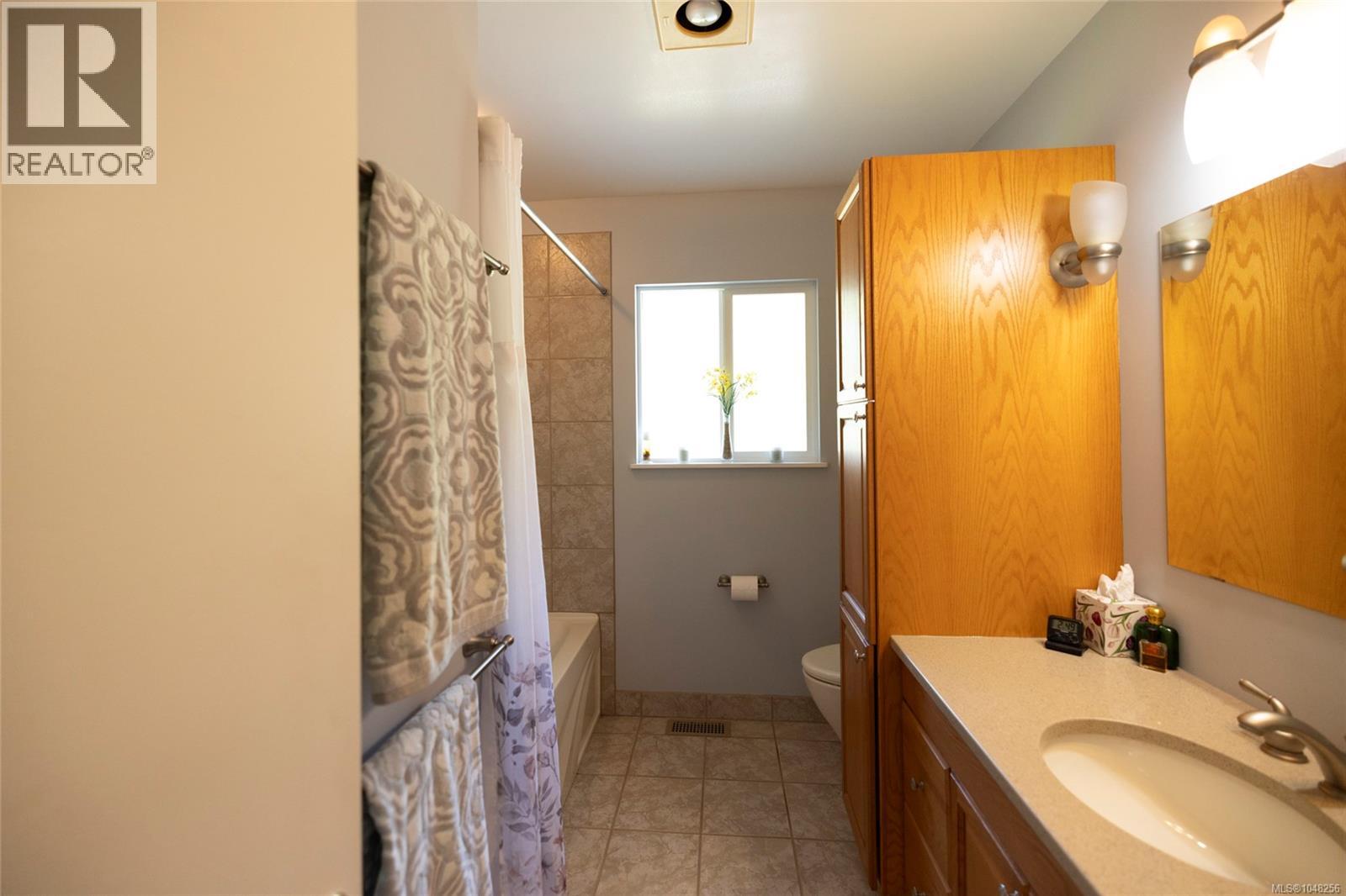 6230 Storey's Beach Rd - Image 37