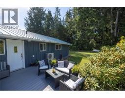Den - 6230 Storey's Beach Rd, Port Hardy, BC V0N2P0 Photo 11