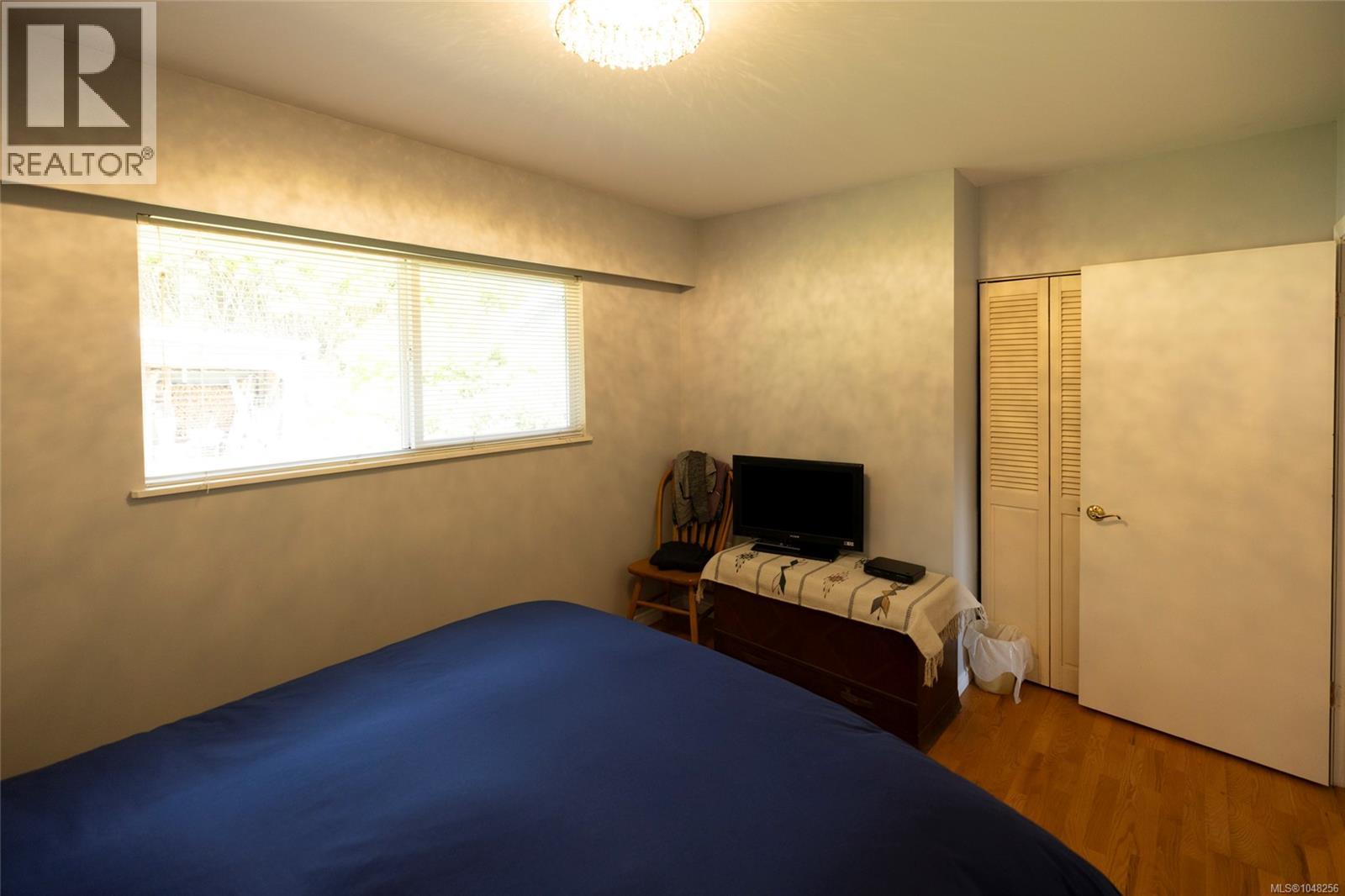 6230 Storey's Beach Rd - Image 36