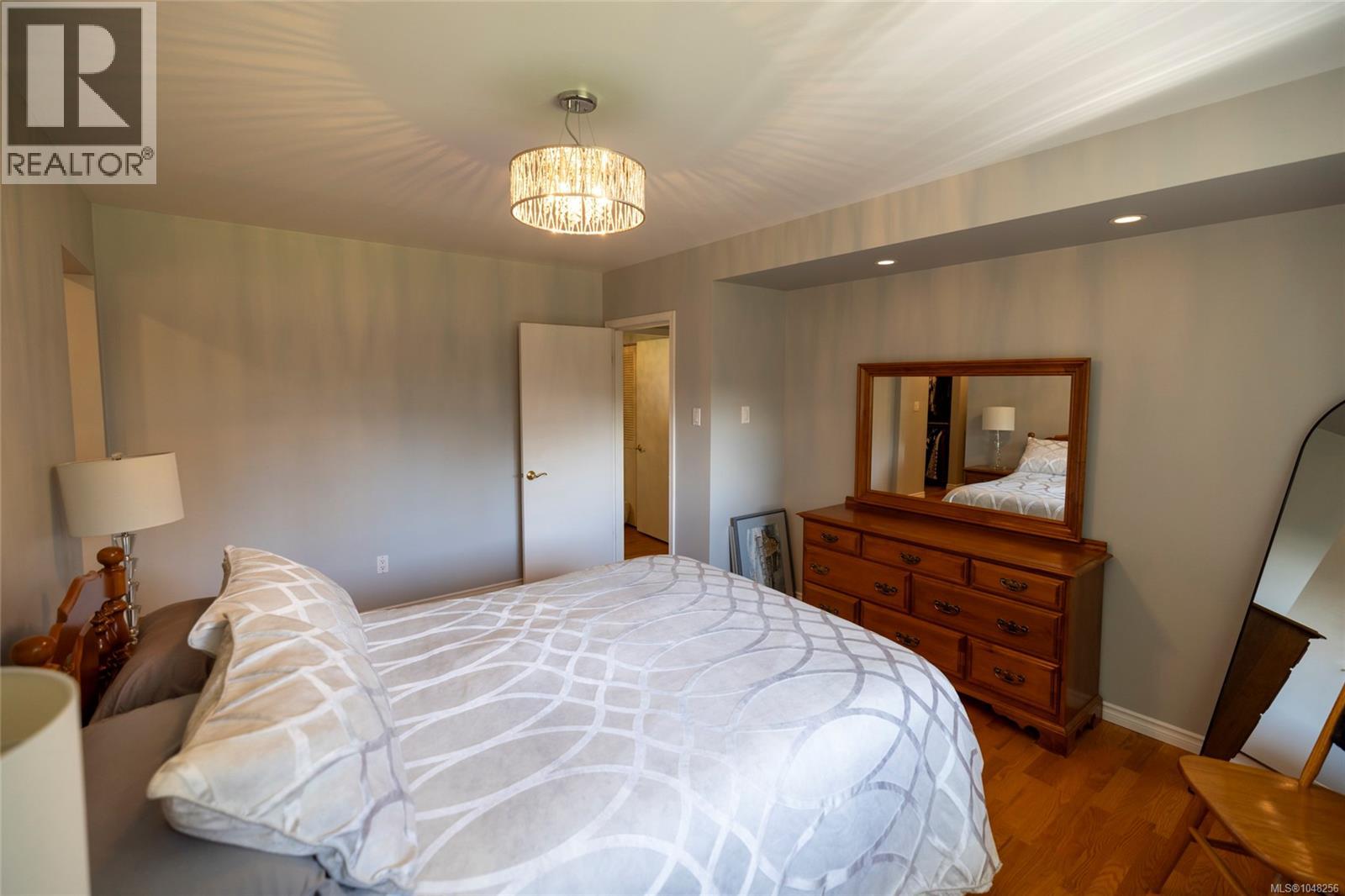 6230 Storey's Beach Rd - Image 32