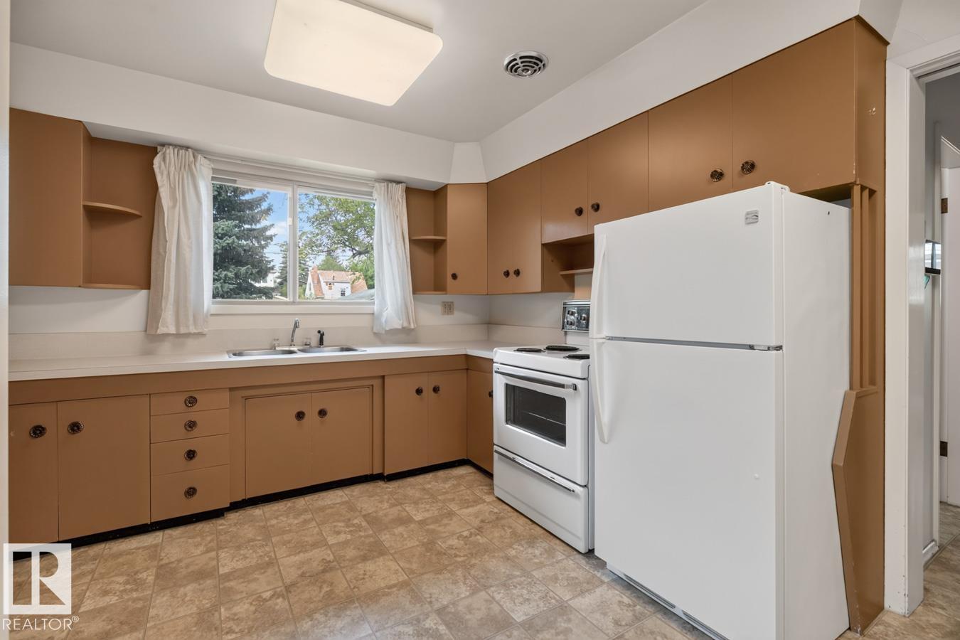 12424 77 ST NW - 13